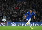 开云平台-关于切尔西被阿贾克斯逼平，战况胶着激烈的信息