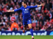 开云体育官方网站-英超争冠之夜，金玟哉大场面先生