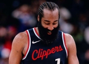 开云体育官网-76人力克美国男篮，哈里斯爆发神勇