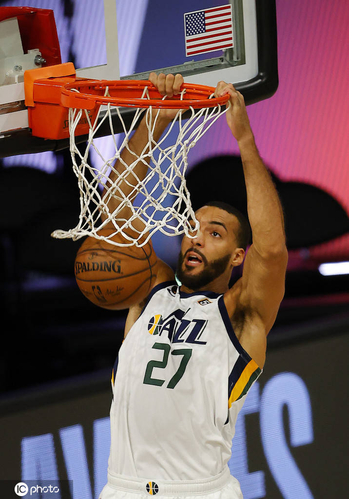 掘金险胜步行者,萨姆·米切尔关键制胜 掘金险胜步行者,萨姆·米切尔关键制胜