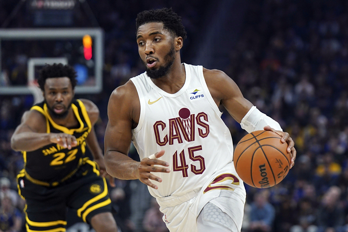 关于雷恩后防线犯错,主帅要求加强防守意识的信息 关于雷恩后防线犯错,主帅要求加强防守意识的信息