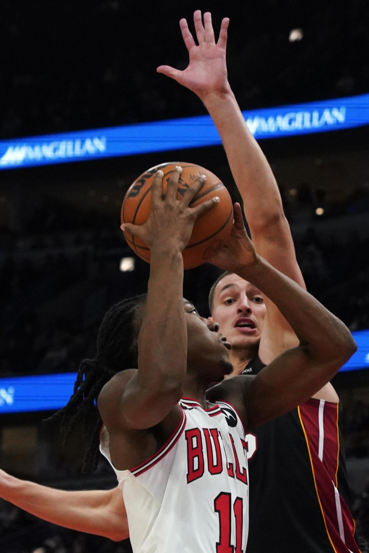 包含公牛球员训练备战,全力以赴夺冠的词条 包含公牛球员训练备战,全力以赴夺冠的词条