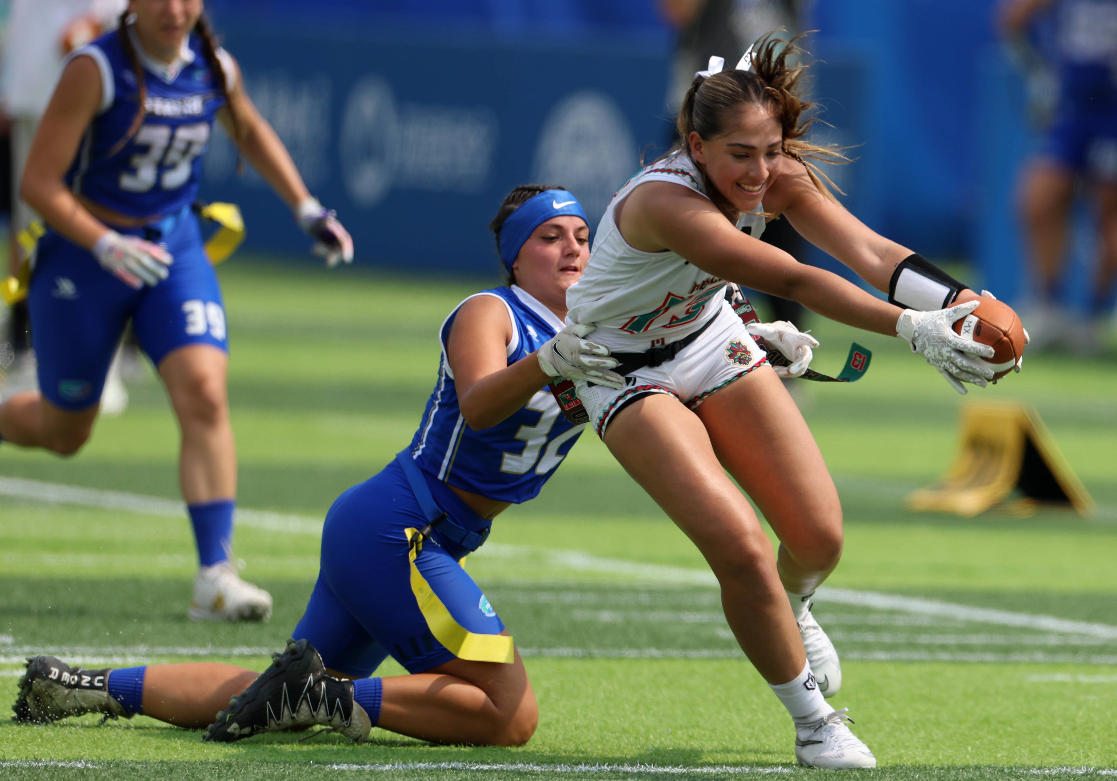 墨西哥女足在比赛中取得胜利晋级 墨西哥女足在比赛中取得胜利晋级