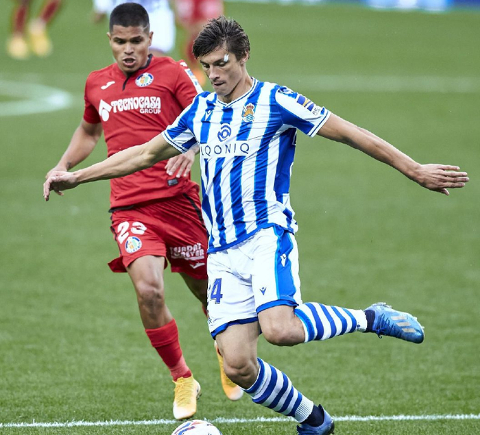 包含阿拉维斯战平劲敌,逐步稳定阵脚的词条 包含阿拉维斯战平劲敌,逐步稳定阵脚的词条