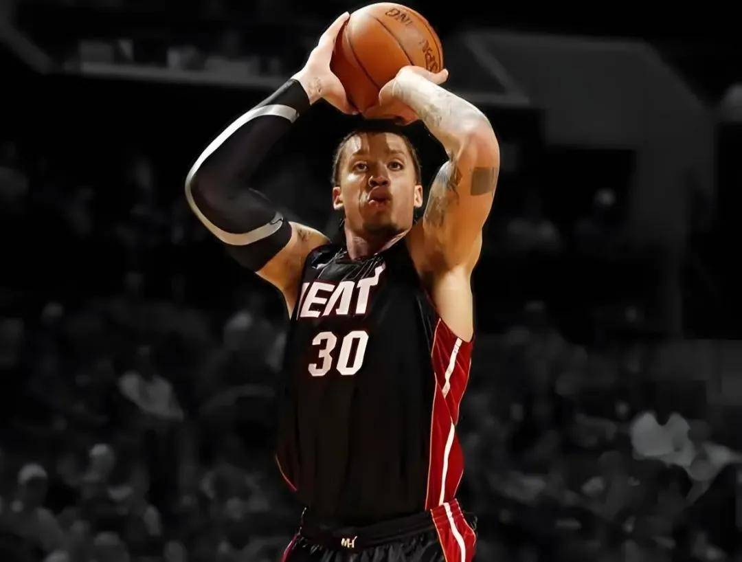 热火队新秀表现亮眼,备受赞誉成为球迷新宠的简单介绍 热火队新秀表现亮眼,备受赞誉成为球迷新宠的简单介绍