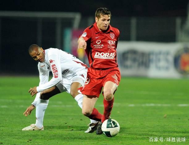 洛里昂对阵兰斯的比赛中遇到强大挑战