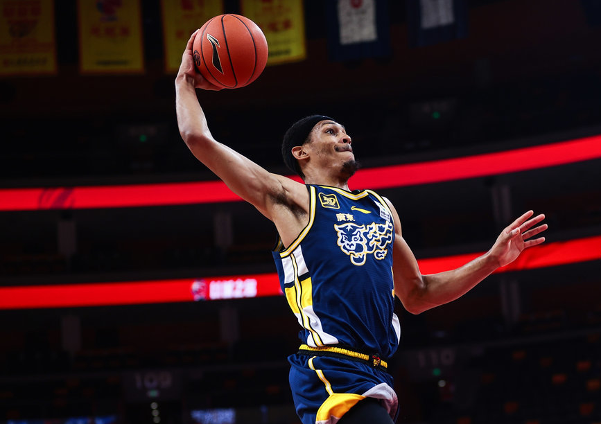 惊险不断激烈对决中的意外情节 惊险不断激烈对决中的意外情节