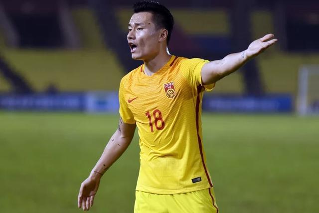 包含广州队鏖战公牛,福克斯关键制胜的词条 包含广州队鏖战公牛,福克斯关键制胜的词条