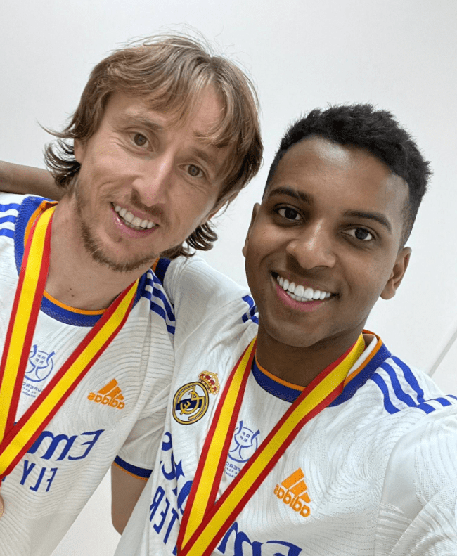 韩国完胜美国，莫德里奇带队取胜