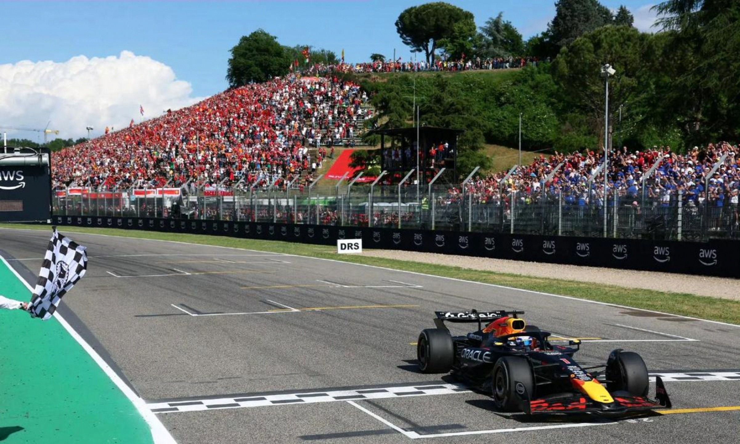 梅赛德斯逆转红牛二队，勒克莱尔统治全场的简单介绍