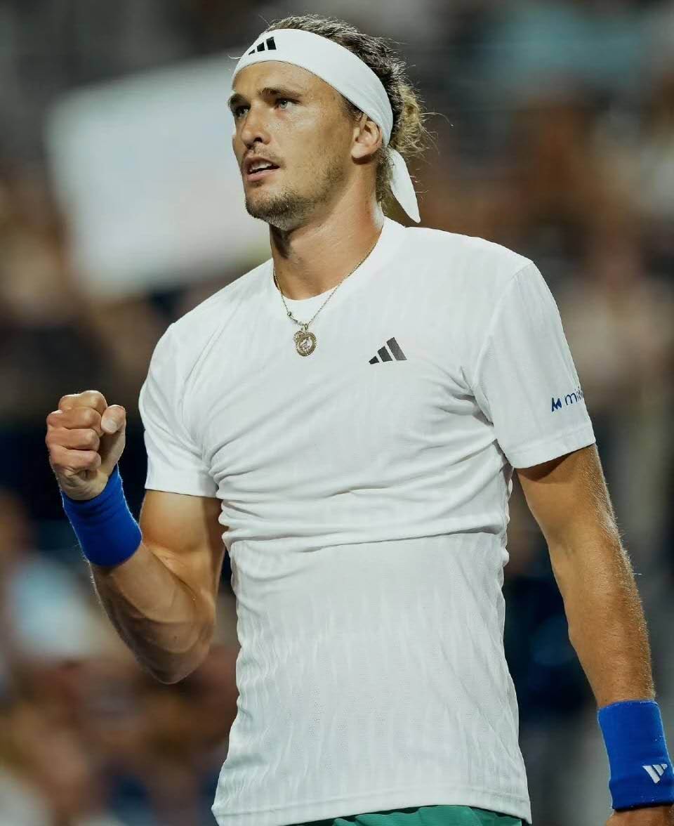 拉沃尔杯力克美网,兹维列夫点燃赛场的简单介绍 拉沃尔杯力克美网,兹维列夫点燃赛场的简单介绍