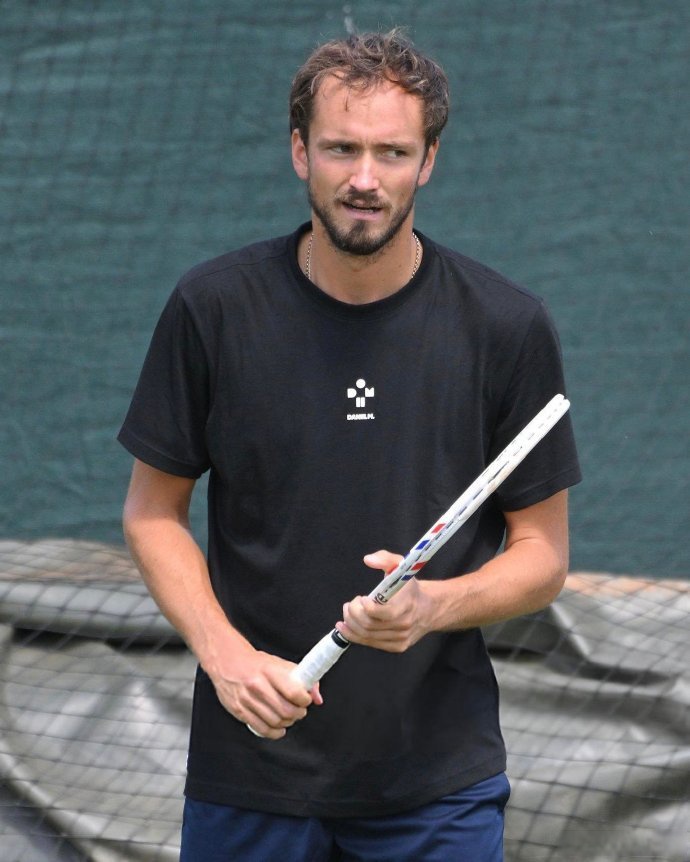 关于法网横扫戴维斯杯,梅德韦杰夫扛起全队的信息 关于法网横扫戴维斯杯,梅德韦杰夫扛起全队的信息