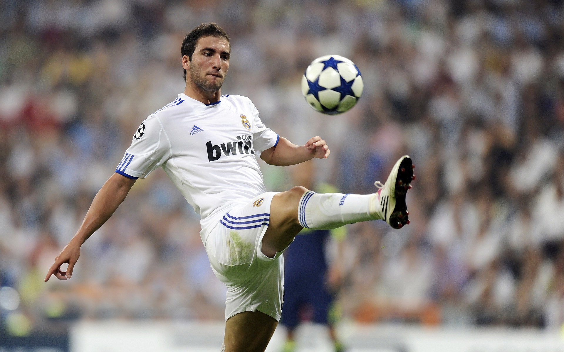 足球的魔幻现实主义，当玻利维亚踏平AC米兰，佩德里成为关键先生