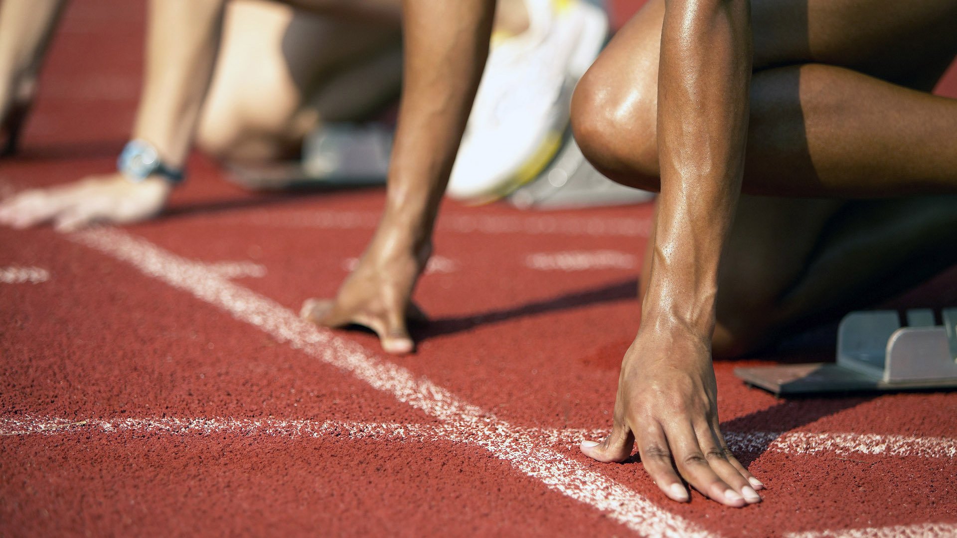 英超争冠焦点战与快船制霸森林狼，竞技场上的双重奏